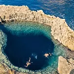 Magnifica Gozitan Pool And Jacuzzi - Happy Apartmán