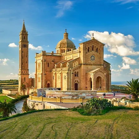 Magnifica Gozitan Pool And Jacuzzi - Happy Appartement *