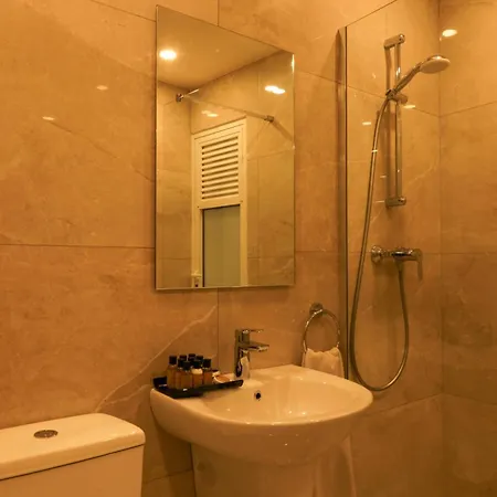 Magnifica Gozitan Pool And Jacuzzi - Happy