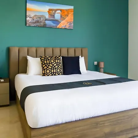 Magnifica Gozitan Pool And Jacuzzi - Happy شقة