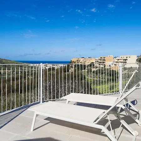Magnifica Gozitan Pool And Jacuzzi - Happy Apartment Xaghra