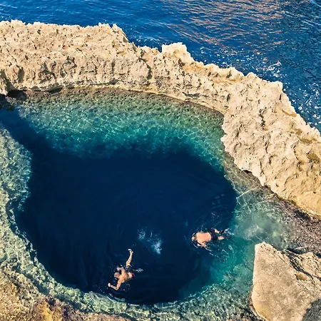 Magnifica Gozitan Pool And Jacuzzi - Happy Apartment