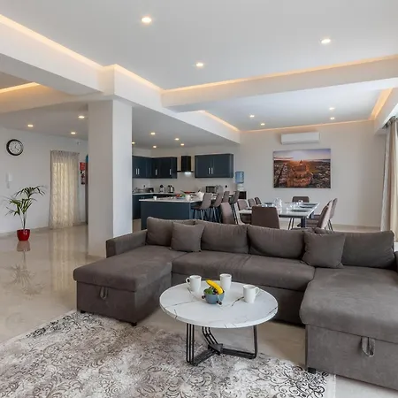 Apartment Magnifica Gozitan Pool And Jacuzzi - Happy