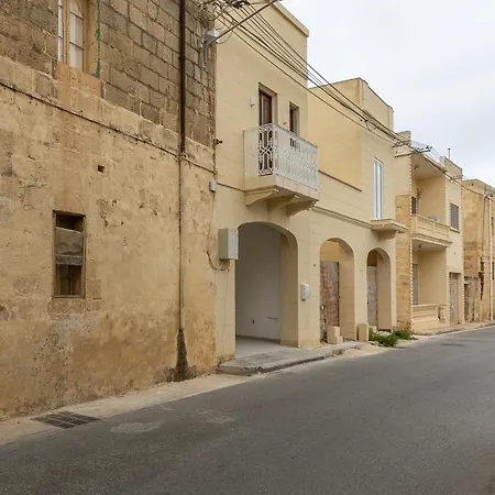 Magnifica Gozitan Pool And Jacuzzi - Happy شقة *