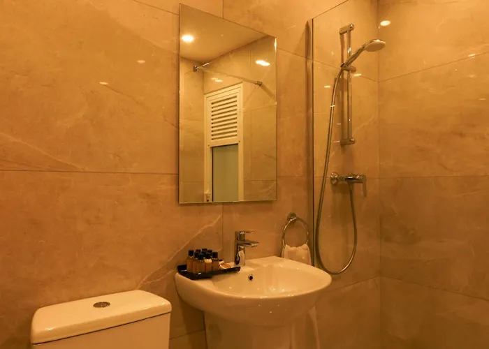 Magnifica Gozitan Pool And Jacuzzi - Happy