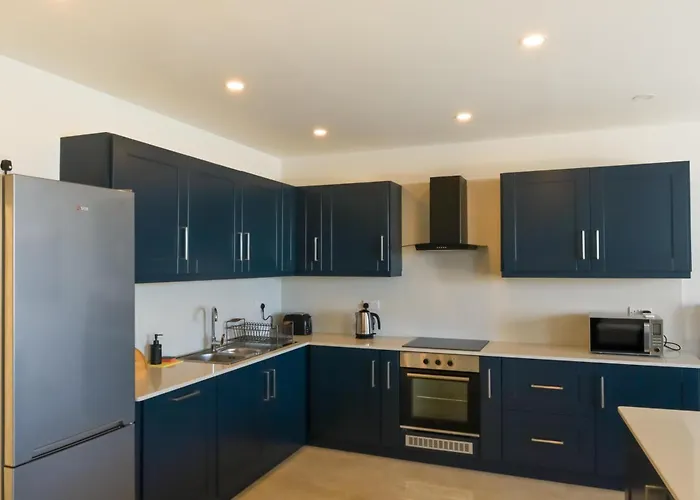 Magnifica Gozitan Pool And Jacuzzi - Happy Xagħra