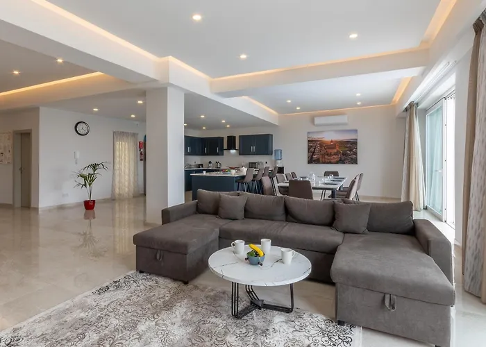 Appartamento Magnifica Gozitan Pool And Jacuzzi - Happy